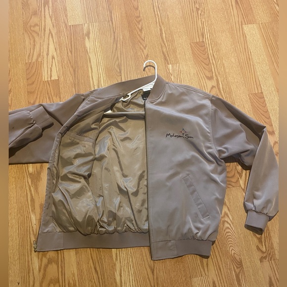 Mohegan Sun Jacket (Large) - Picture 2 of 4